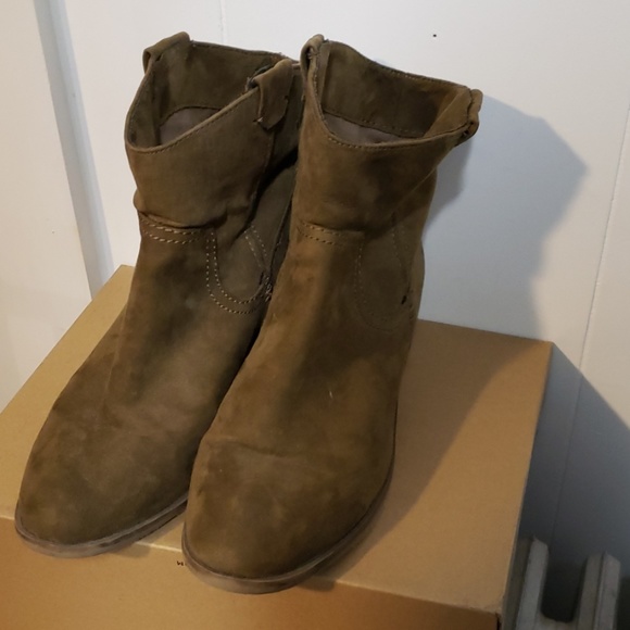 Western Style Boot - Picture 2 of 3